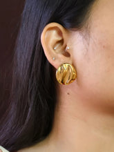 Golden Wave Pattern Round Studs | AMOLA