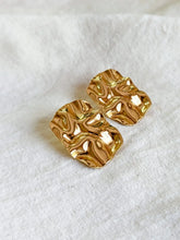 Retro Hammered Gold-Plated Modern Studs | AMOLA