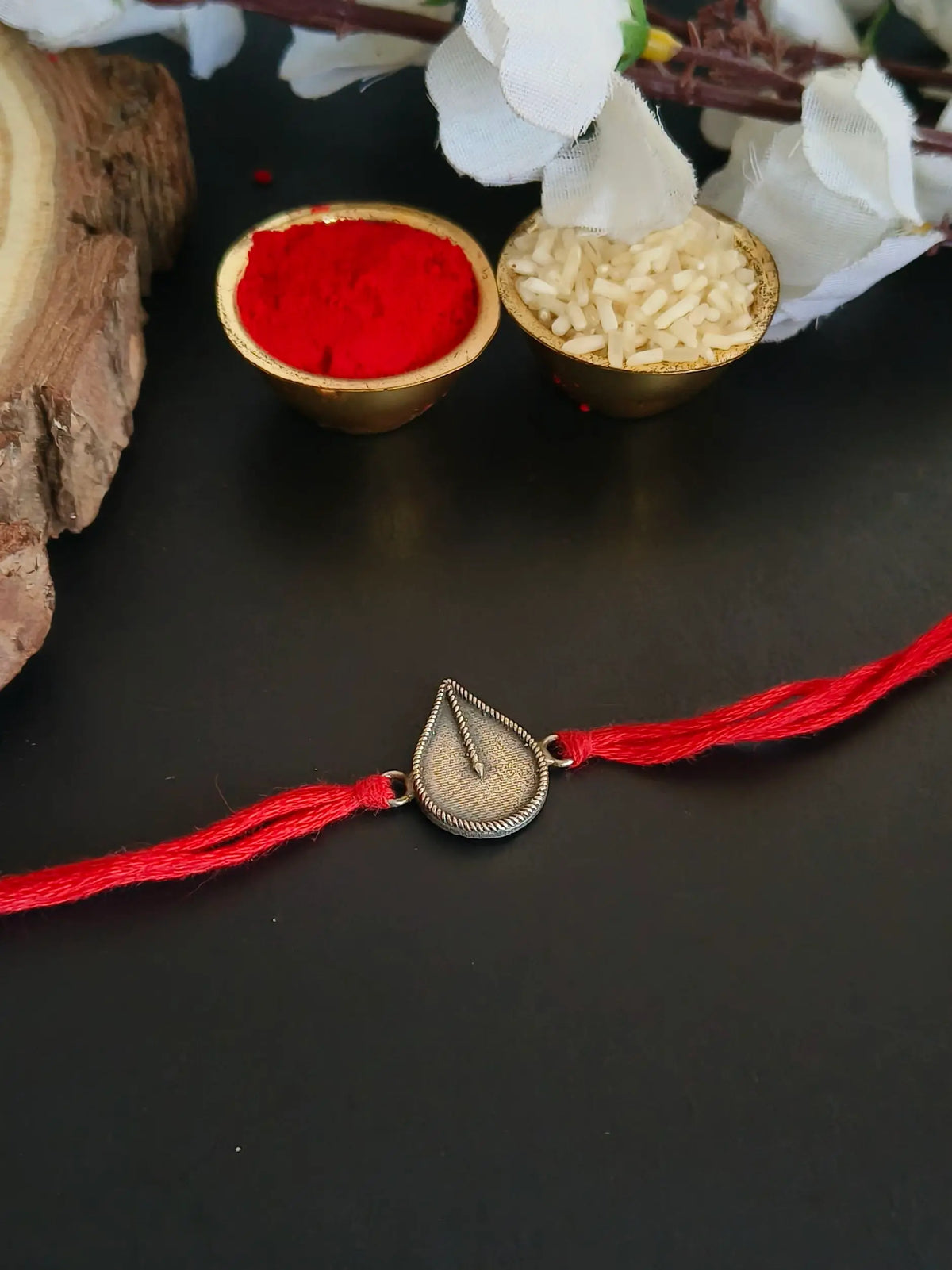 Textured Silver Teardrop Rakhi Thread | AMOLA