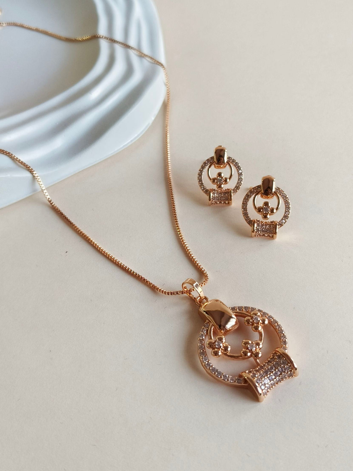 Perfect Shine AD Pendant Set | AMOLA