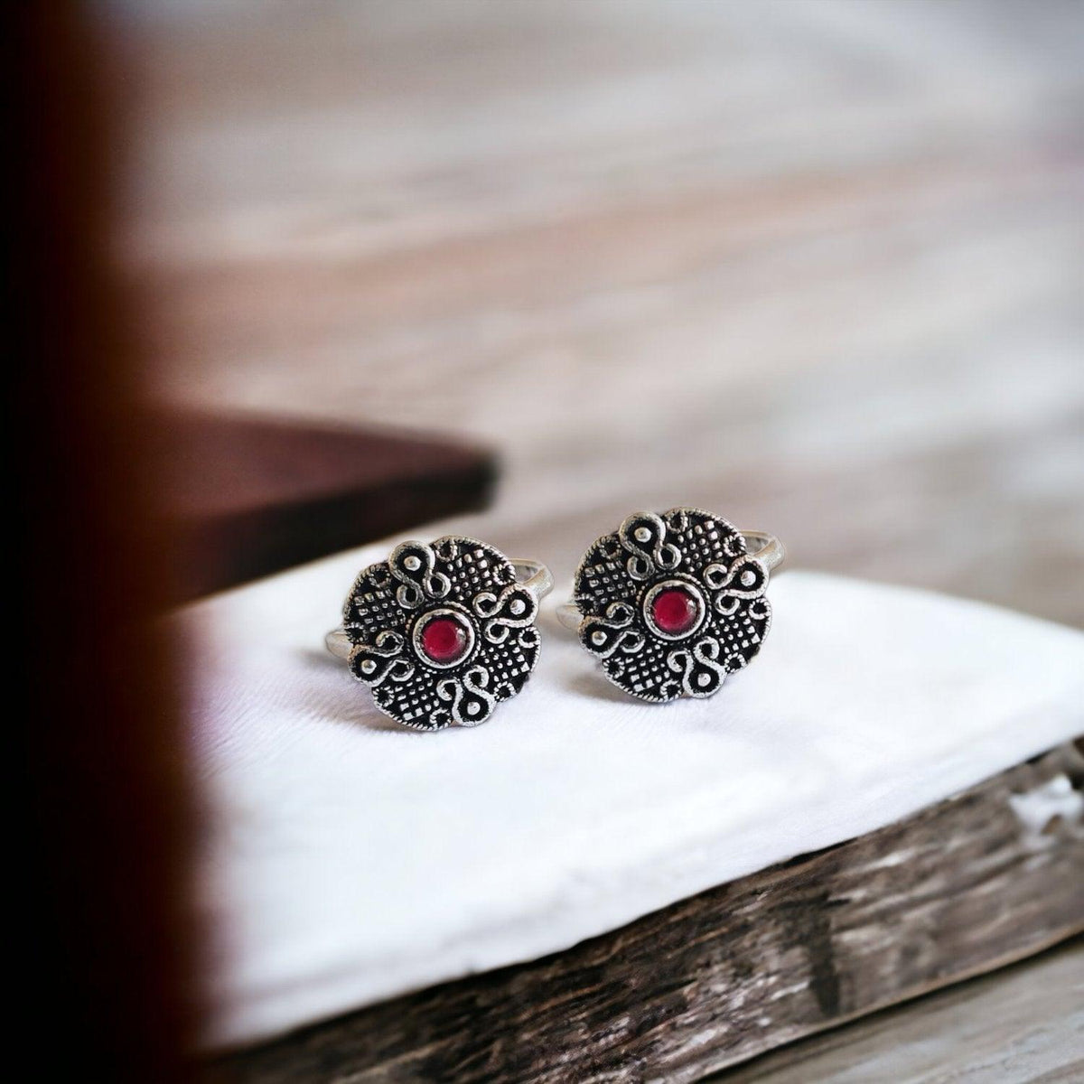 Stone Studded Oxidized Toe Ring | AMOLA