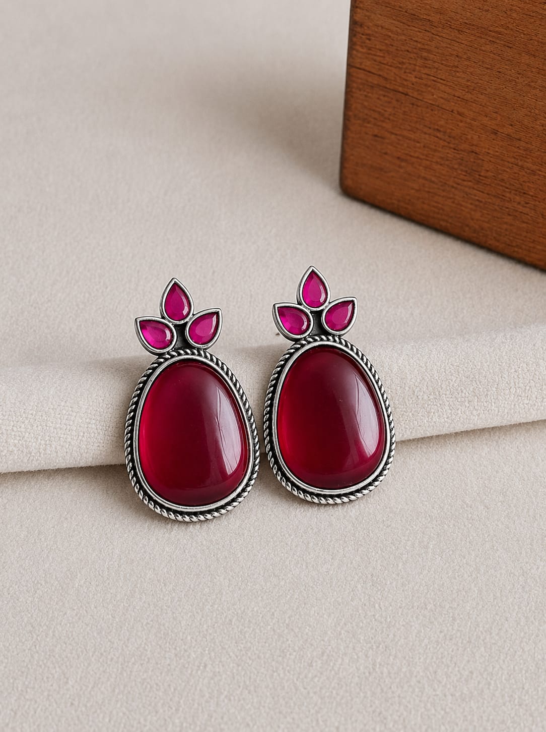Shop Monalisa Oval Casual Stud Earrings Online | AMOLA